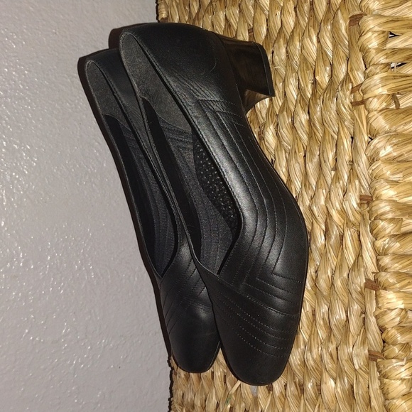 Black Leather Spring Step Anti Slip Comfortable Heel Made in France 8.5 - Picture 2 of 6